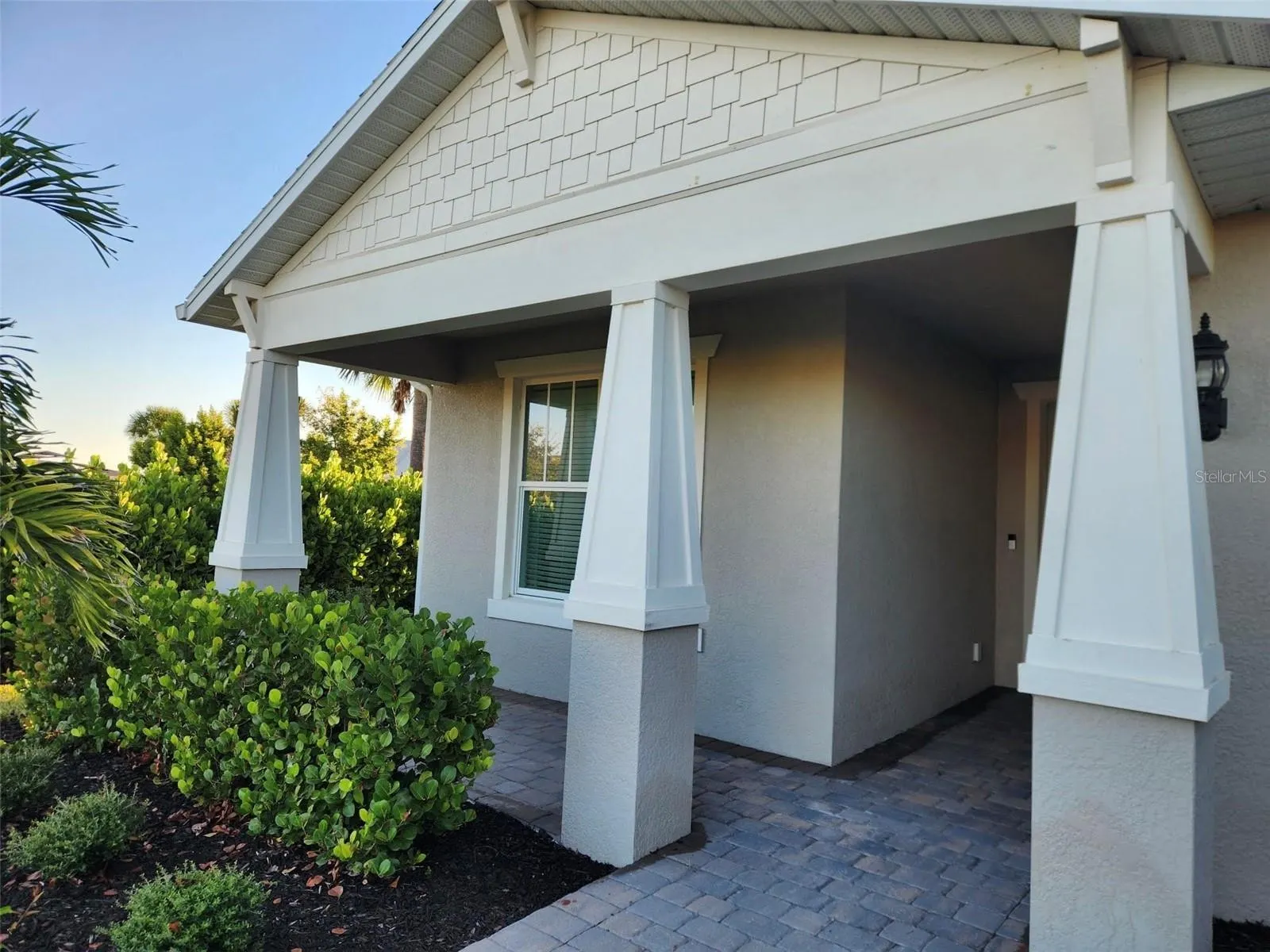 16005 SHORELINE DR