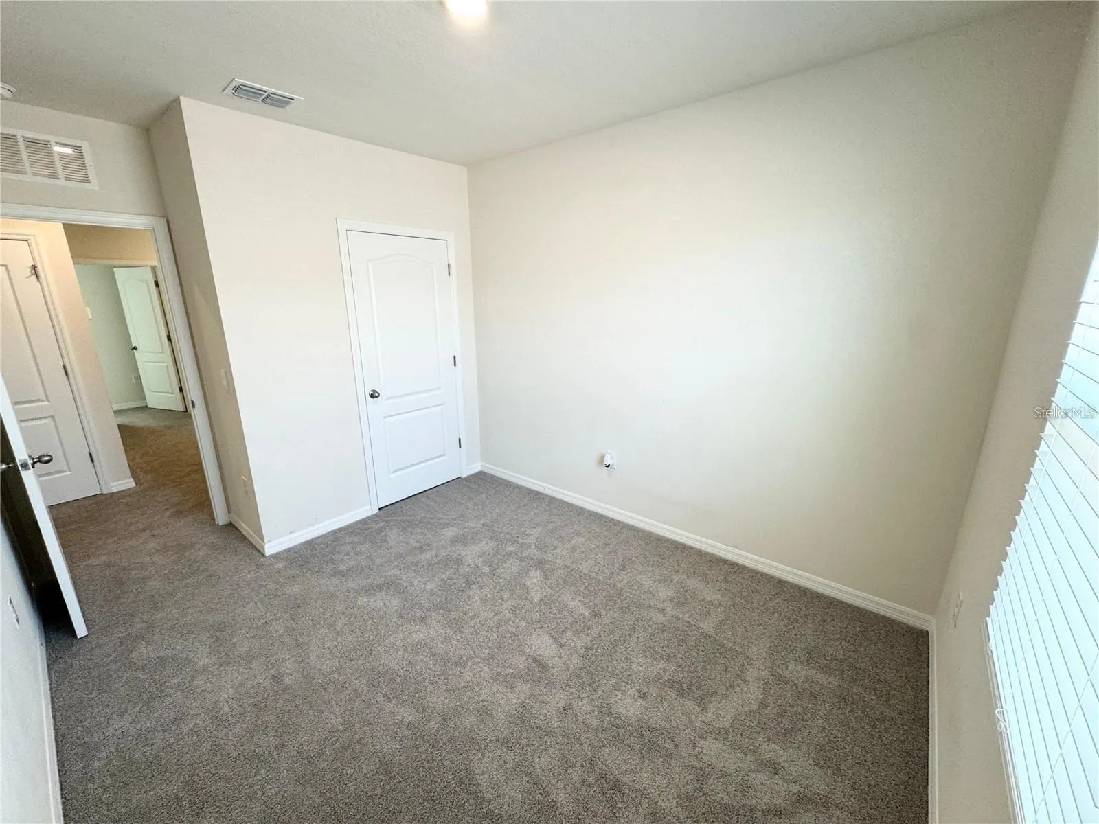 2353 PENGUIN BLVD