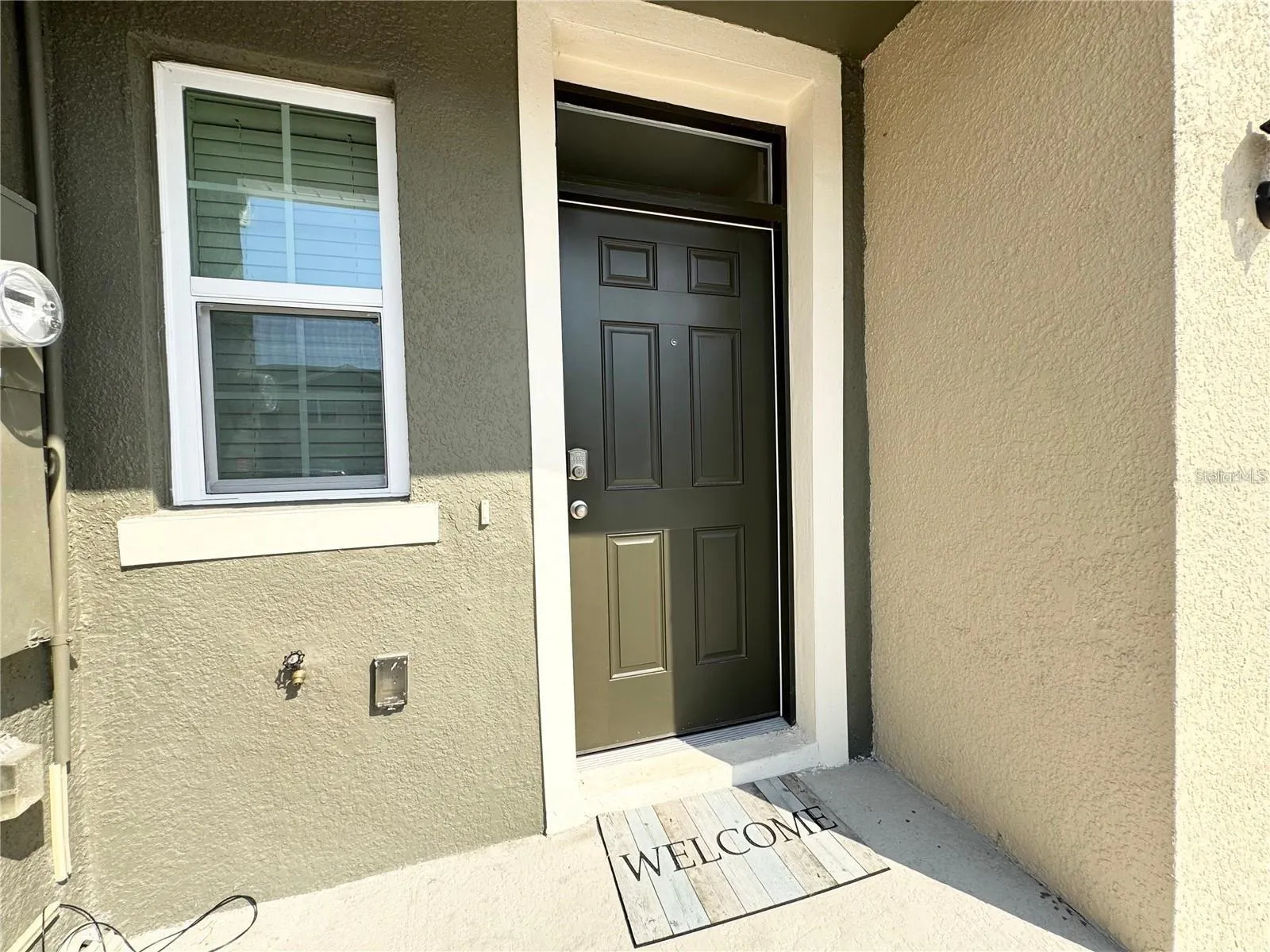 2353 PENGUIN BLVD