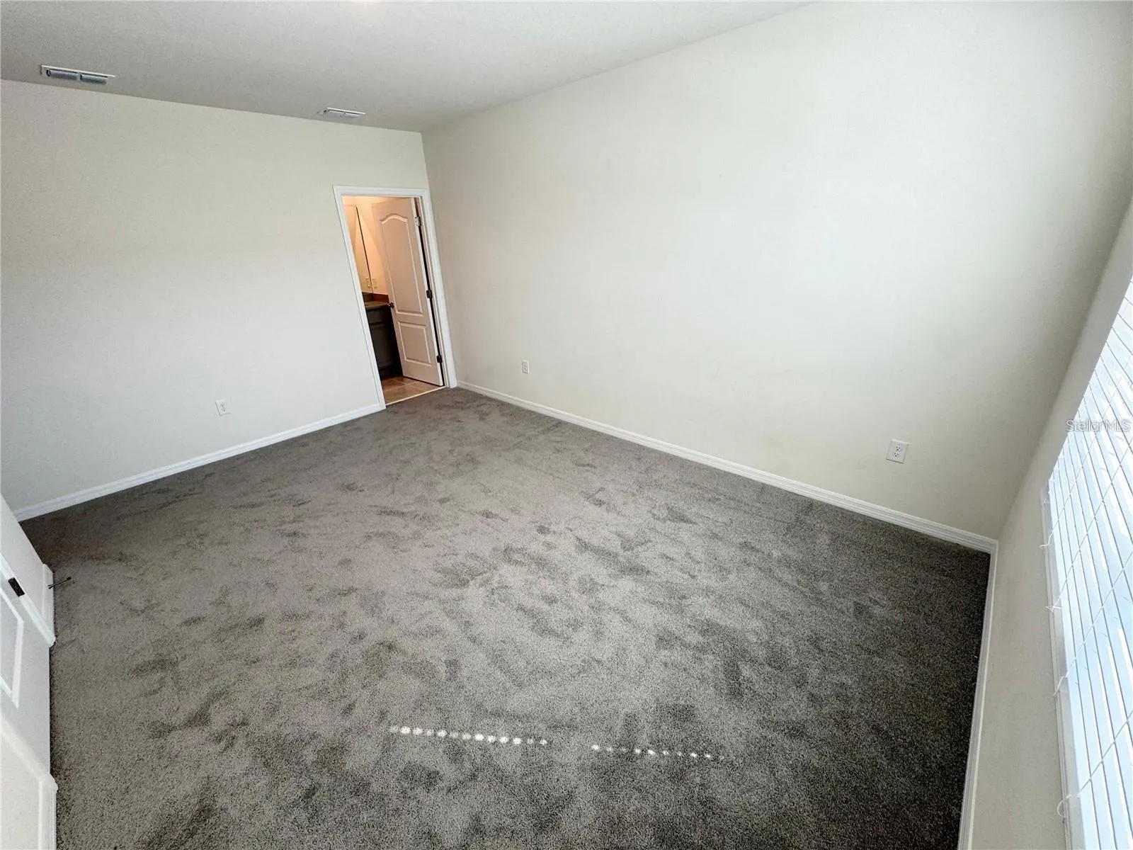 2353 PENGUIN BLVD