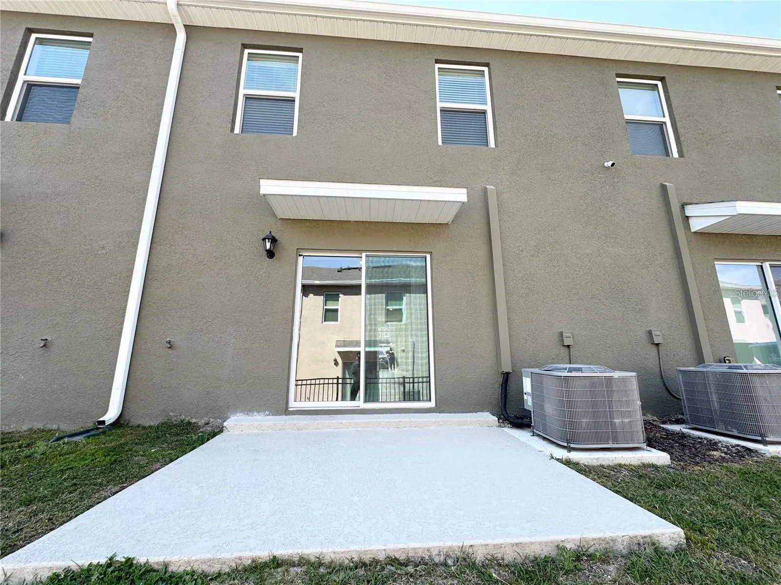 2353 PENGUIN BLVD