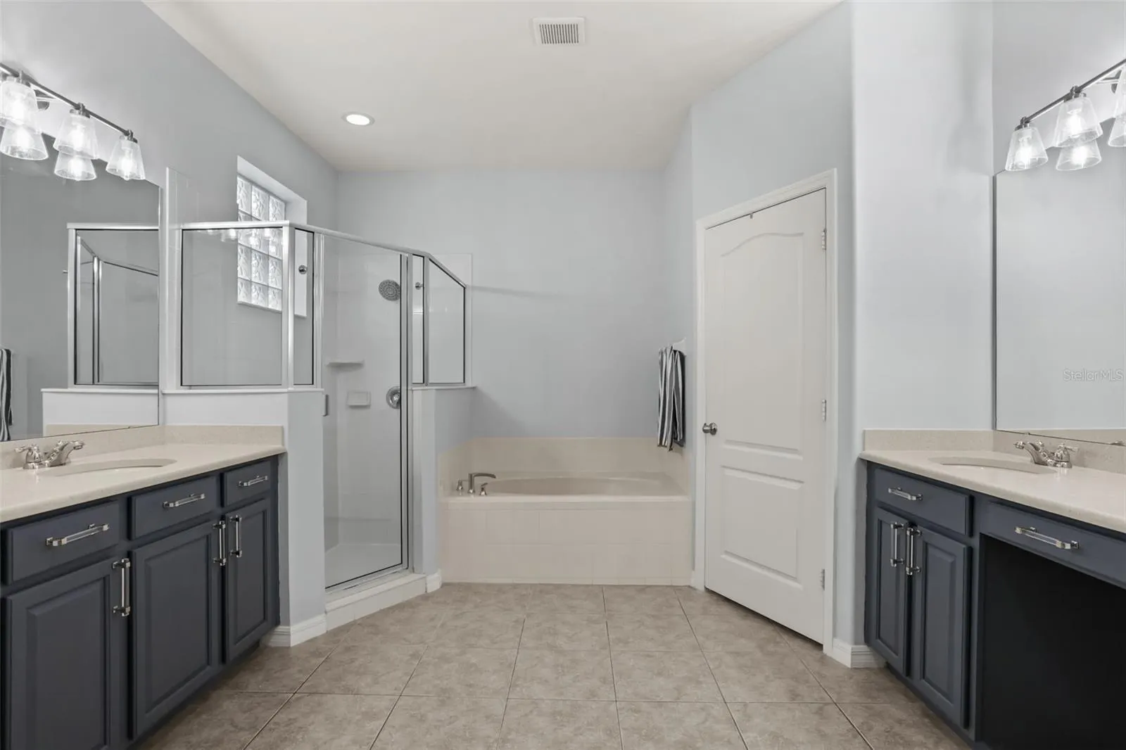 9117 OAK COMMONS WAY