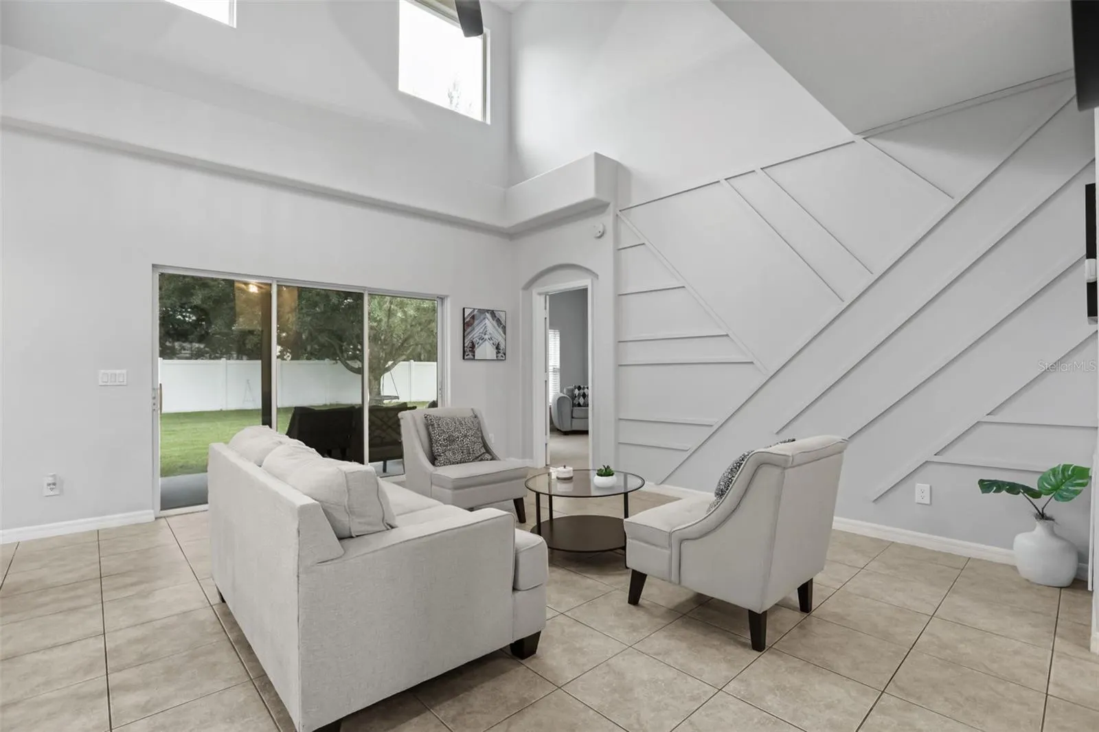9117 OAK COMMONS WAY