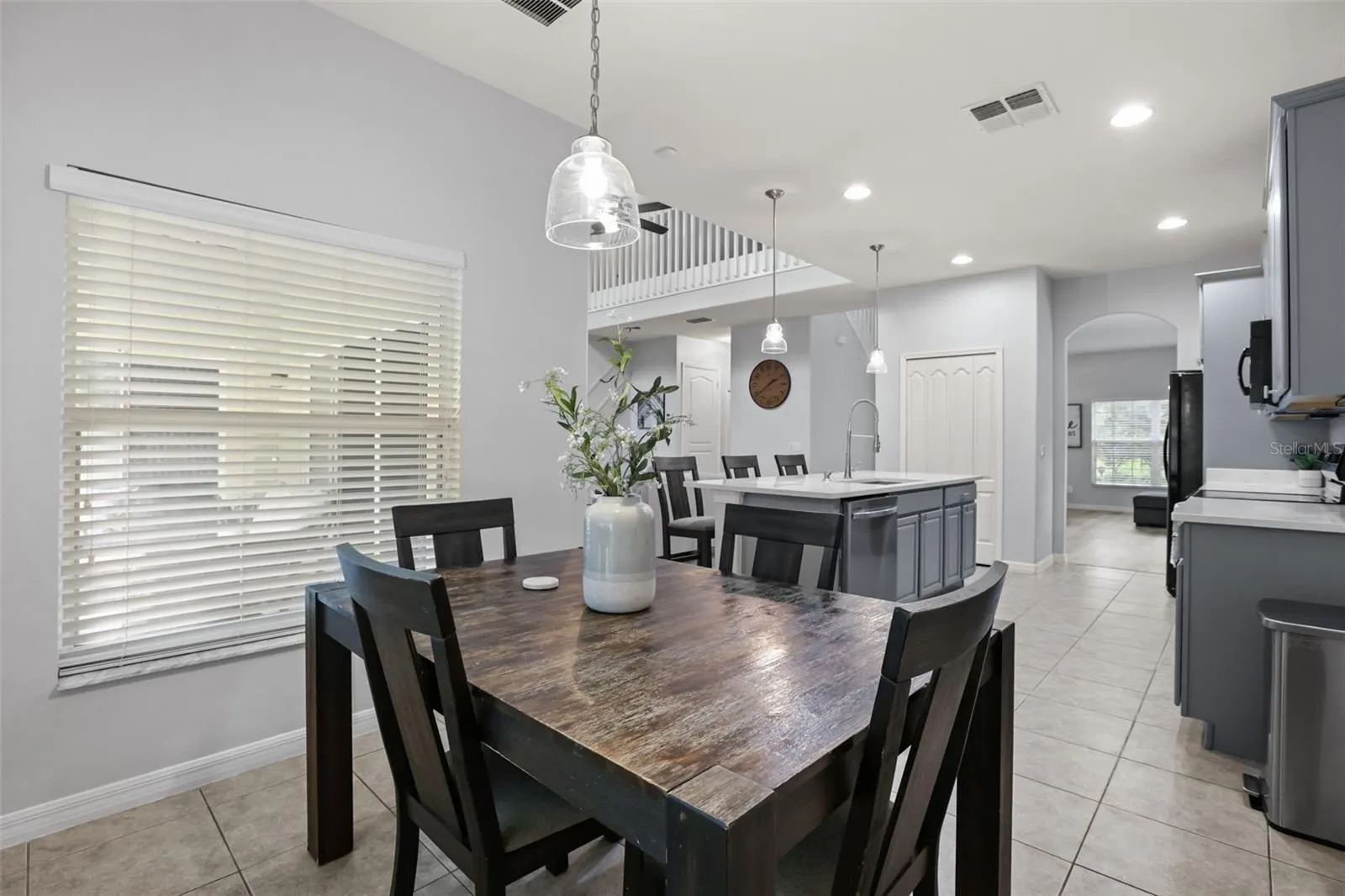 9117 OAK COMMONS WAY