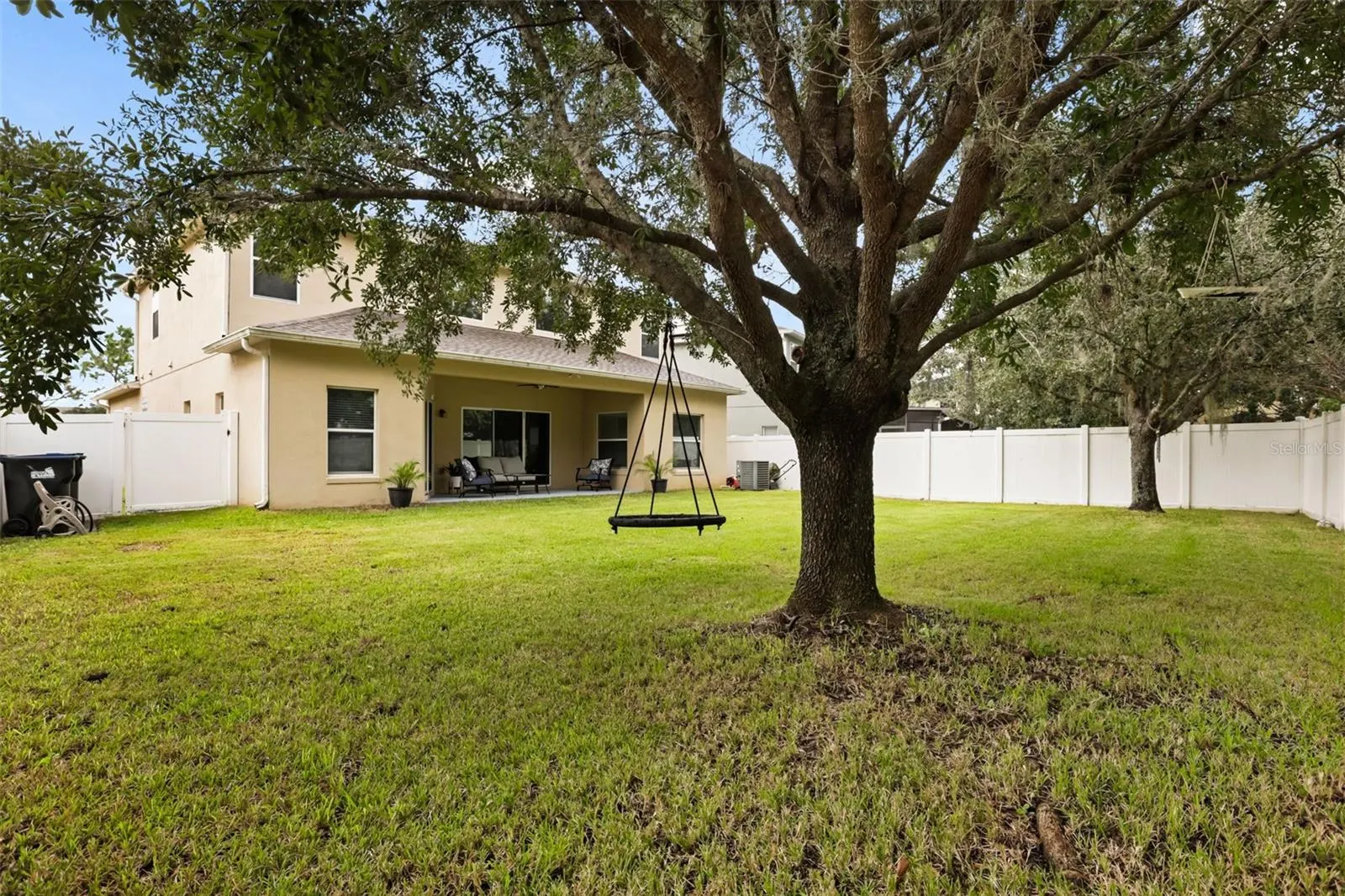 9117 OAK COMMONS WAY