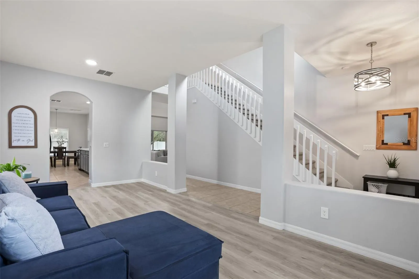 9117 OAK COMMONS WAY