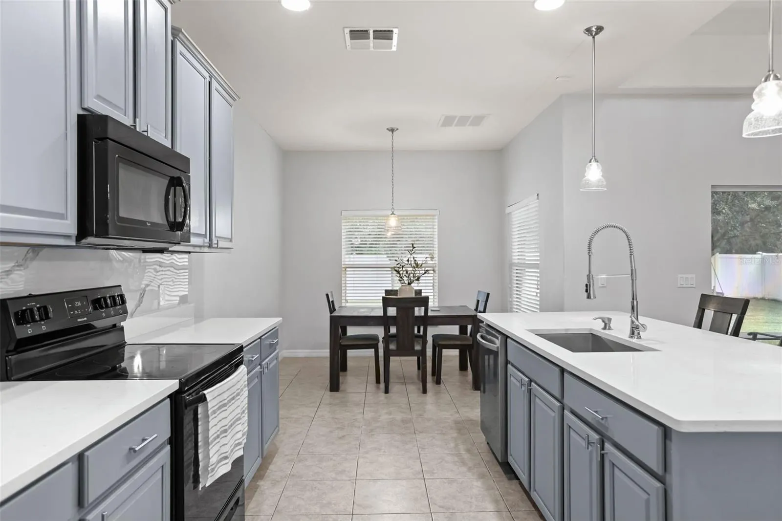 9117 OAK COMMONS WAY