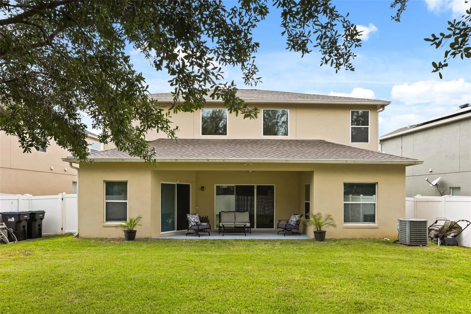 9117 OAK COMMONS WAY