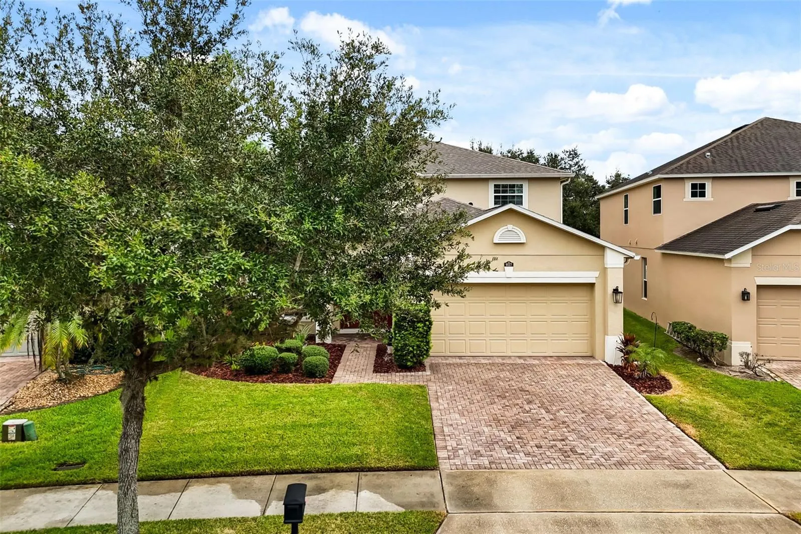 9117 OAK COMMONS WAY