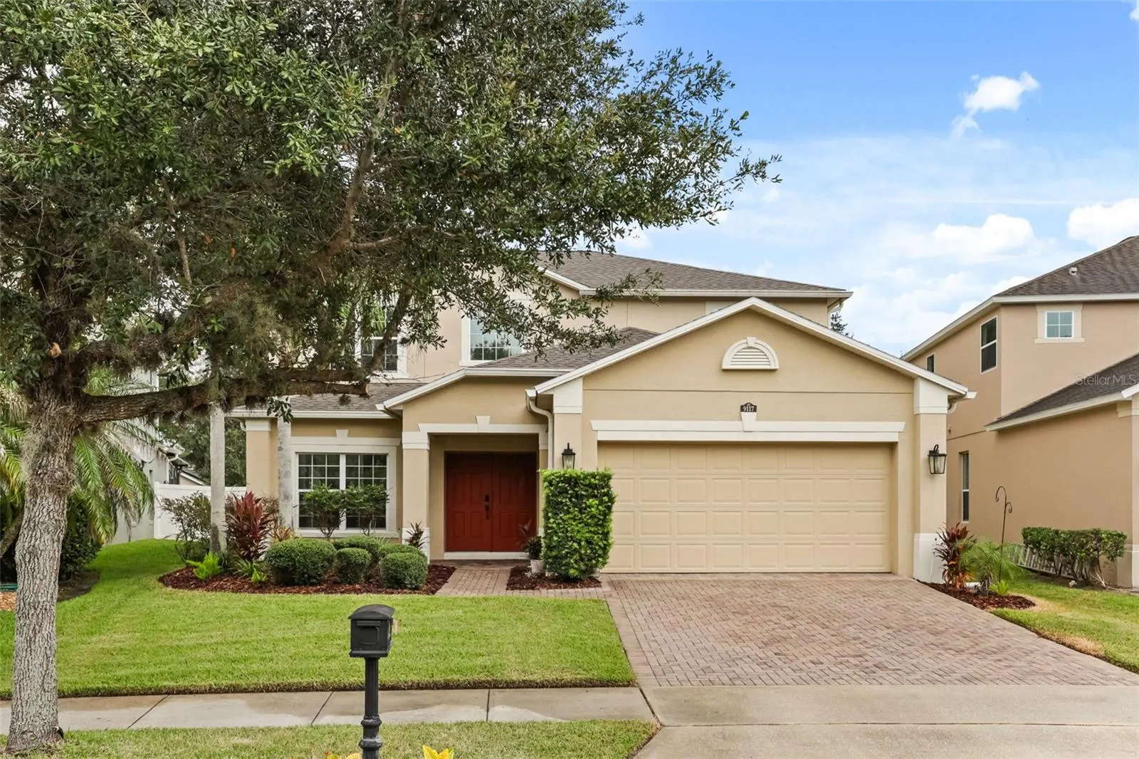 9117 OAK COMMONS WAY