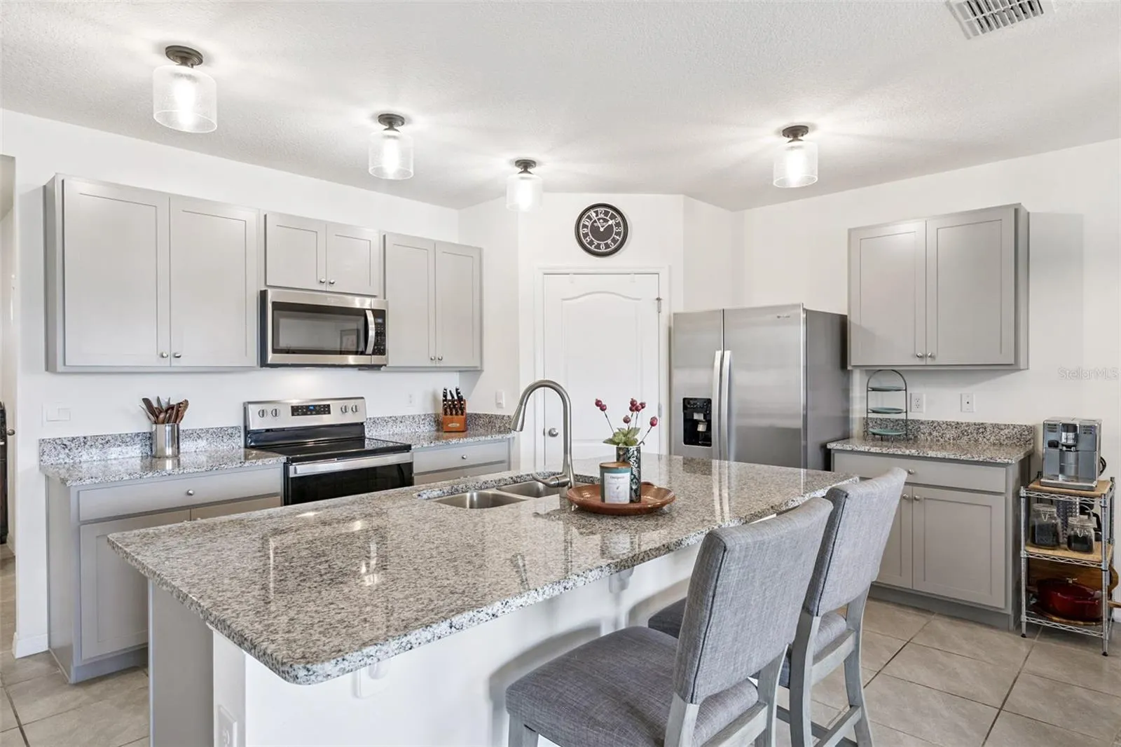 5634 WINONA DR