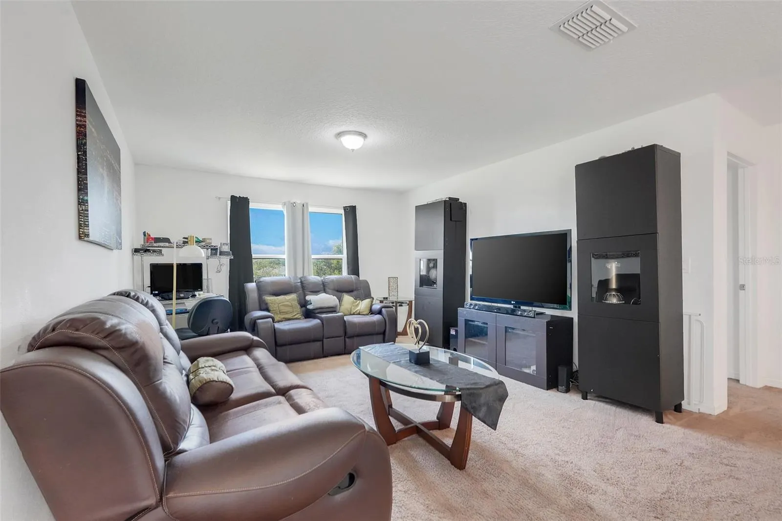 639 SAMUEL PL