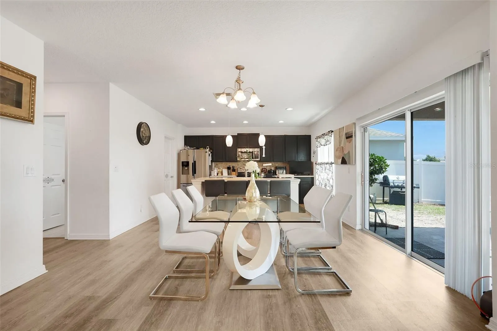 639 SAMUEL PL
