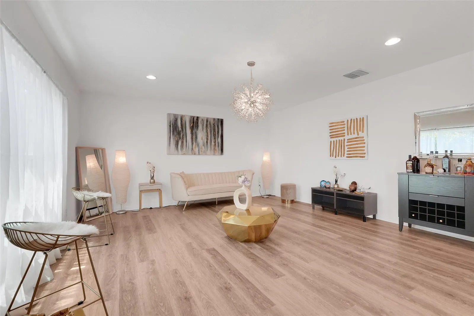 639 SAMUEL PL