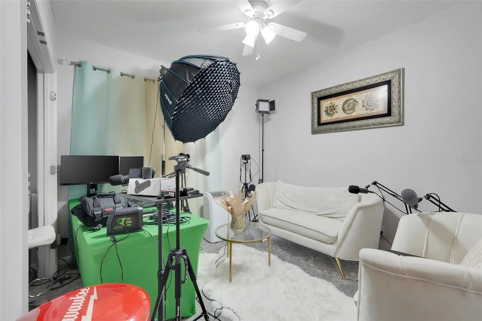 639 SAMUEL PL