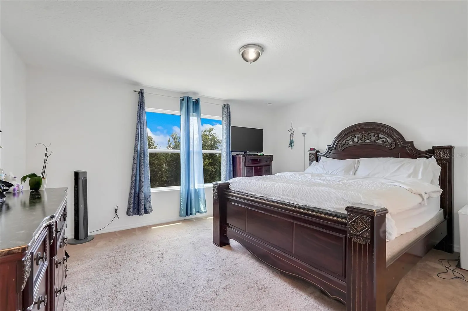 639 SAMUEL PL