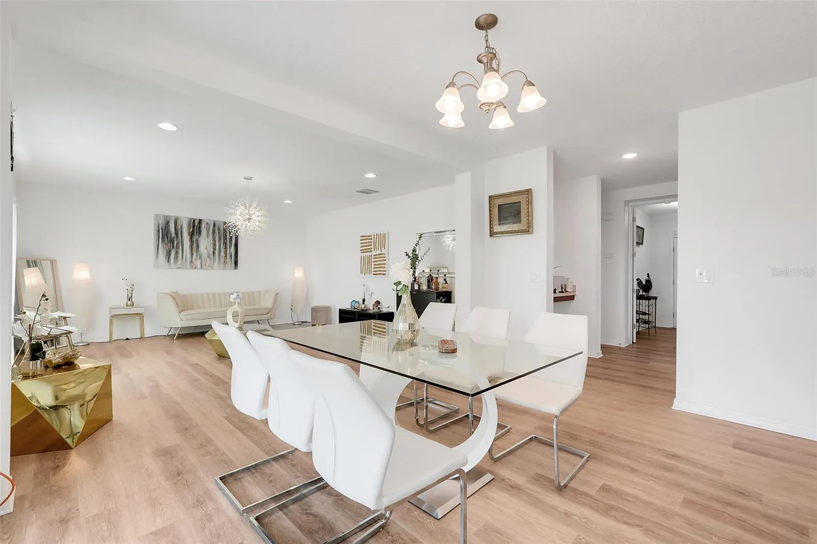 639 SAMUEL PL