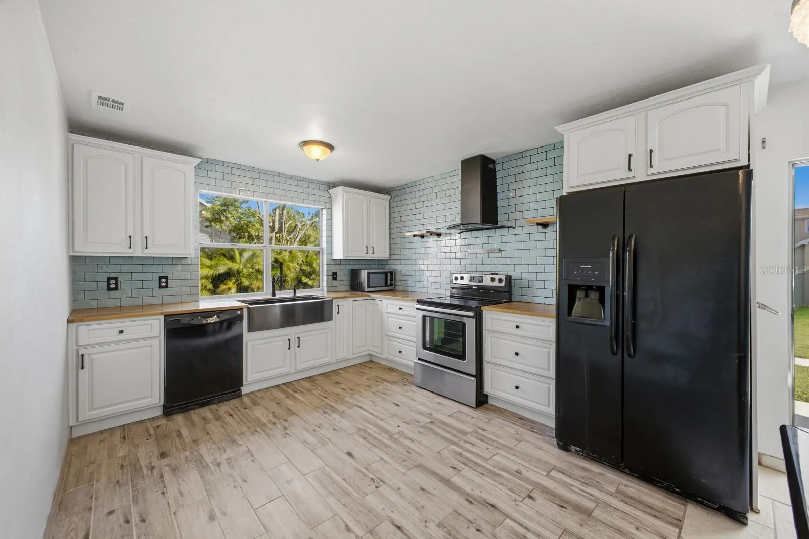 3409 FOX CROSSING DR