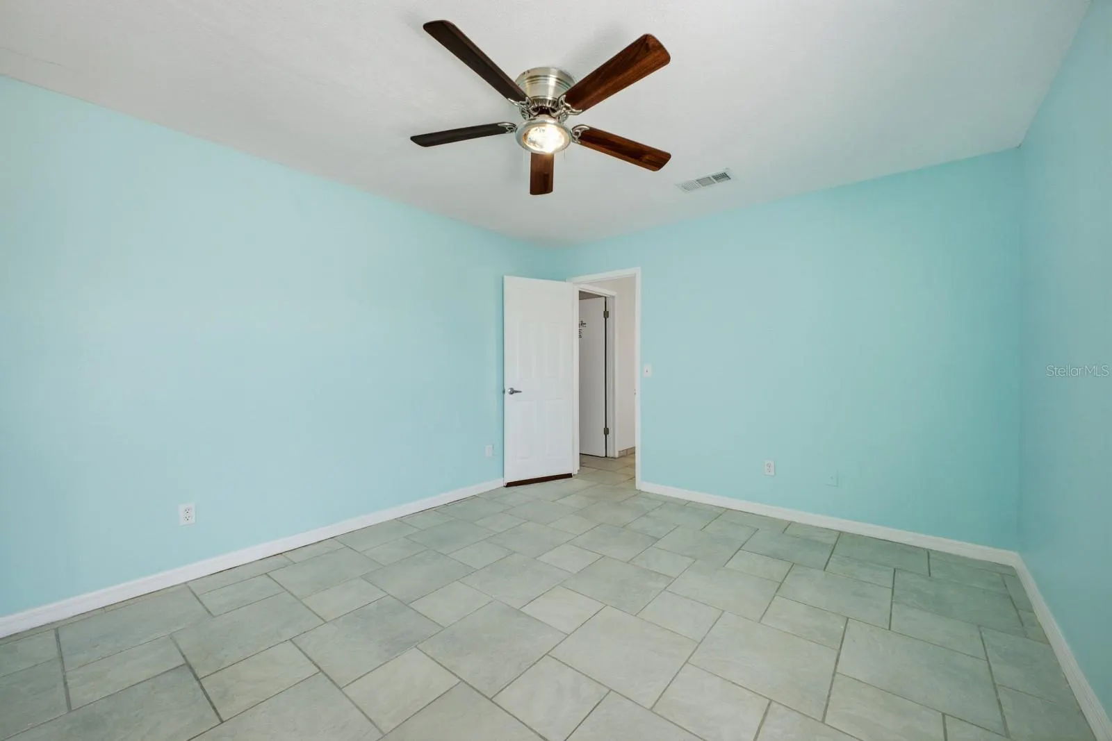 3409 FOX CROSSING DR