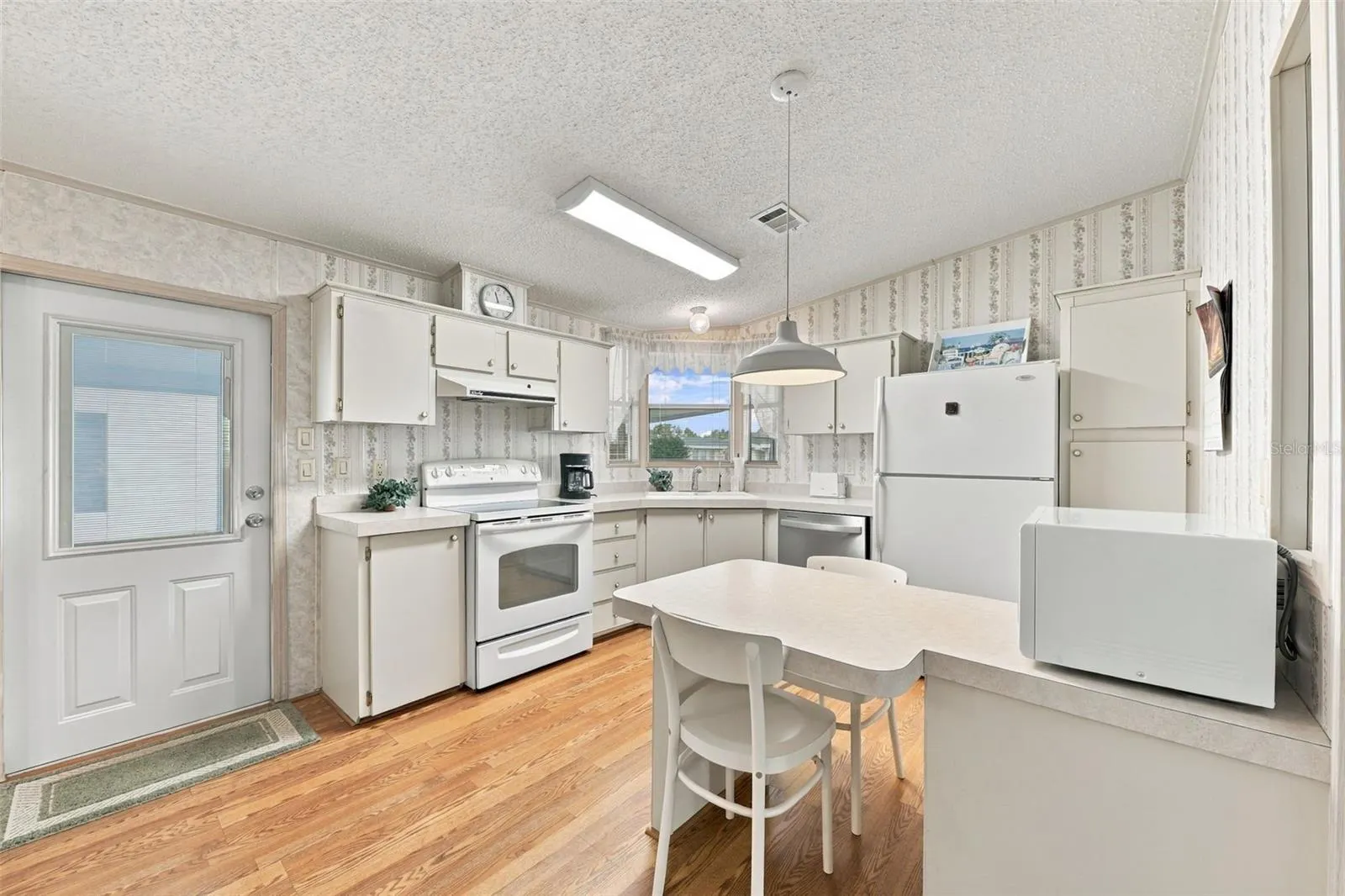 122 DOUGLAS PARK AVE