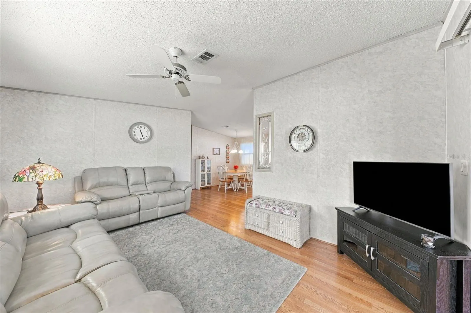 122 DOUGLAS PARK AVE