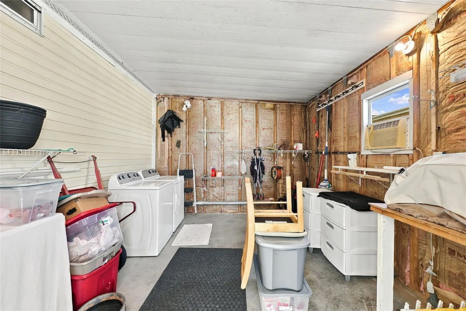 122 DOUGLAS PARK AVE