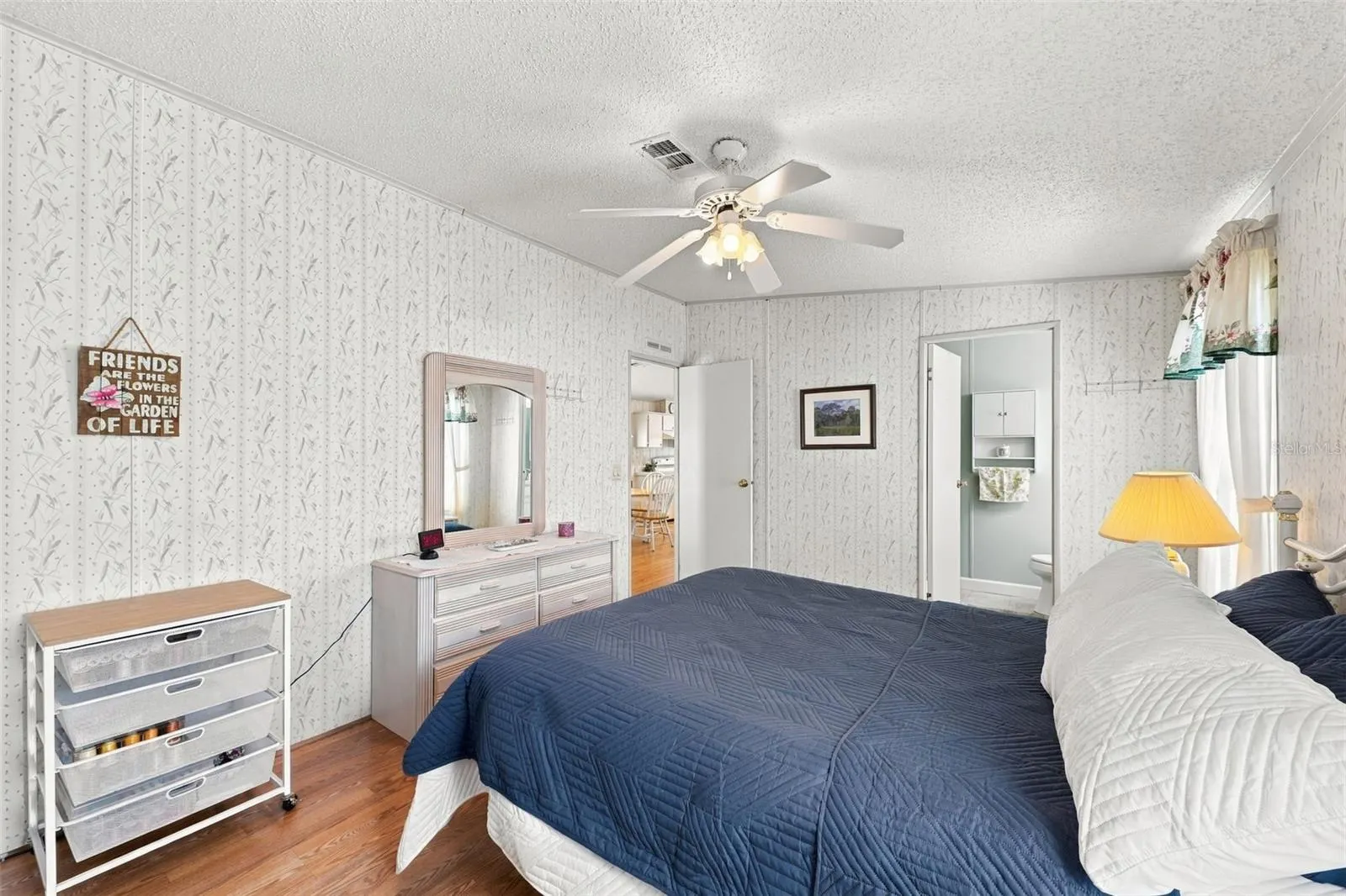 122 DOUGLAS PARK AVE