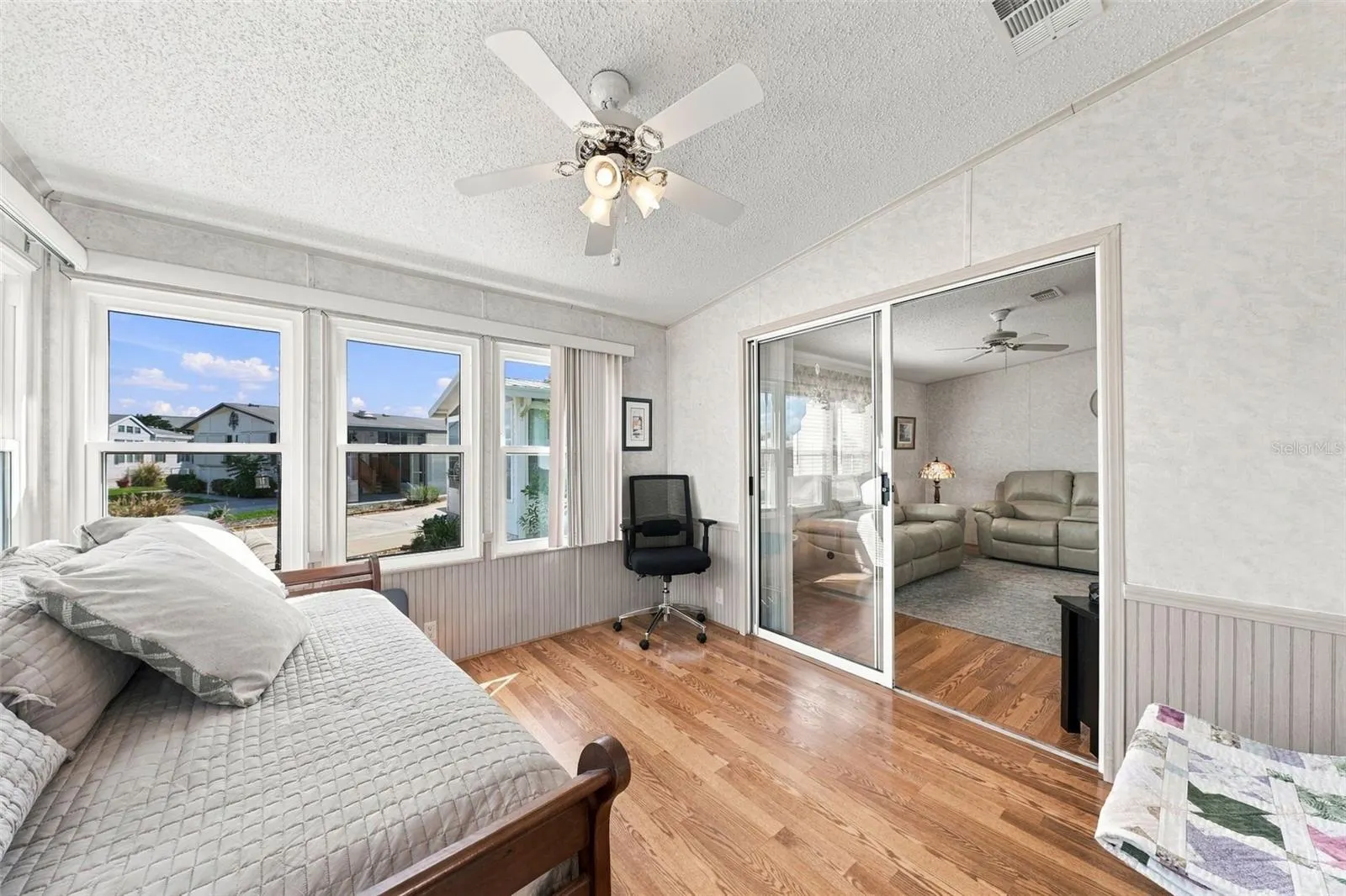 122 DOUGLAS PARK AVE