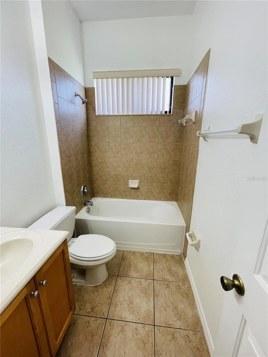 446 CARAWAY DR
