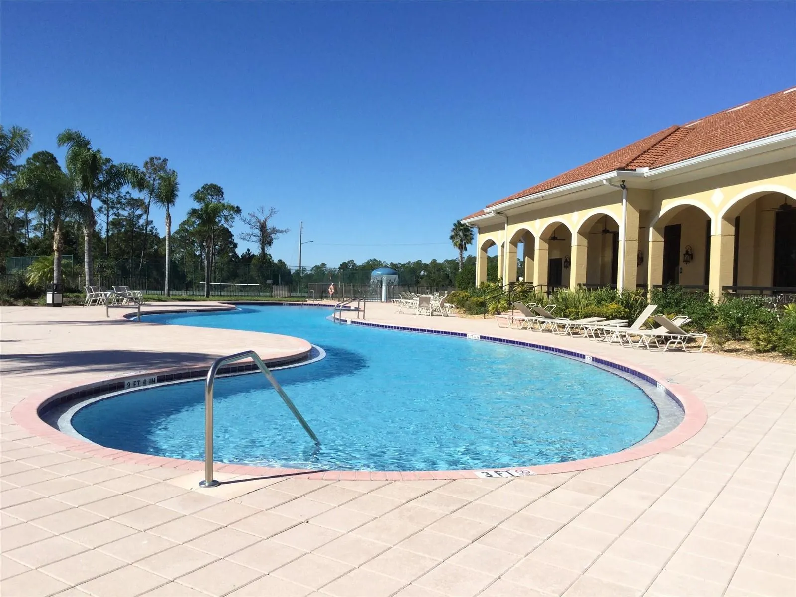 446 CARAWAY DR