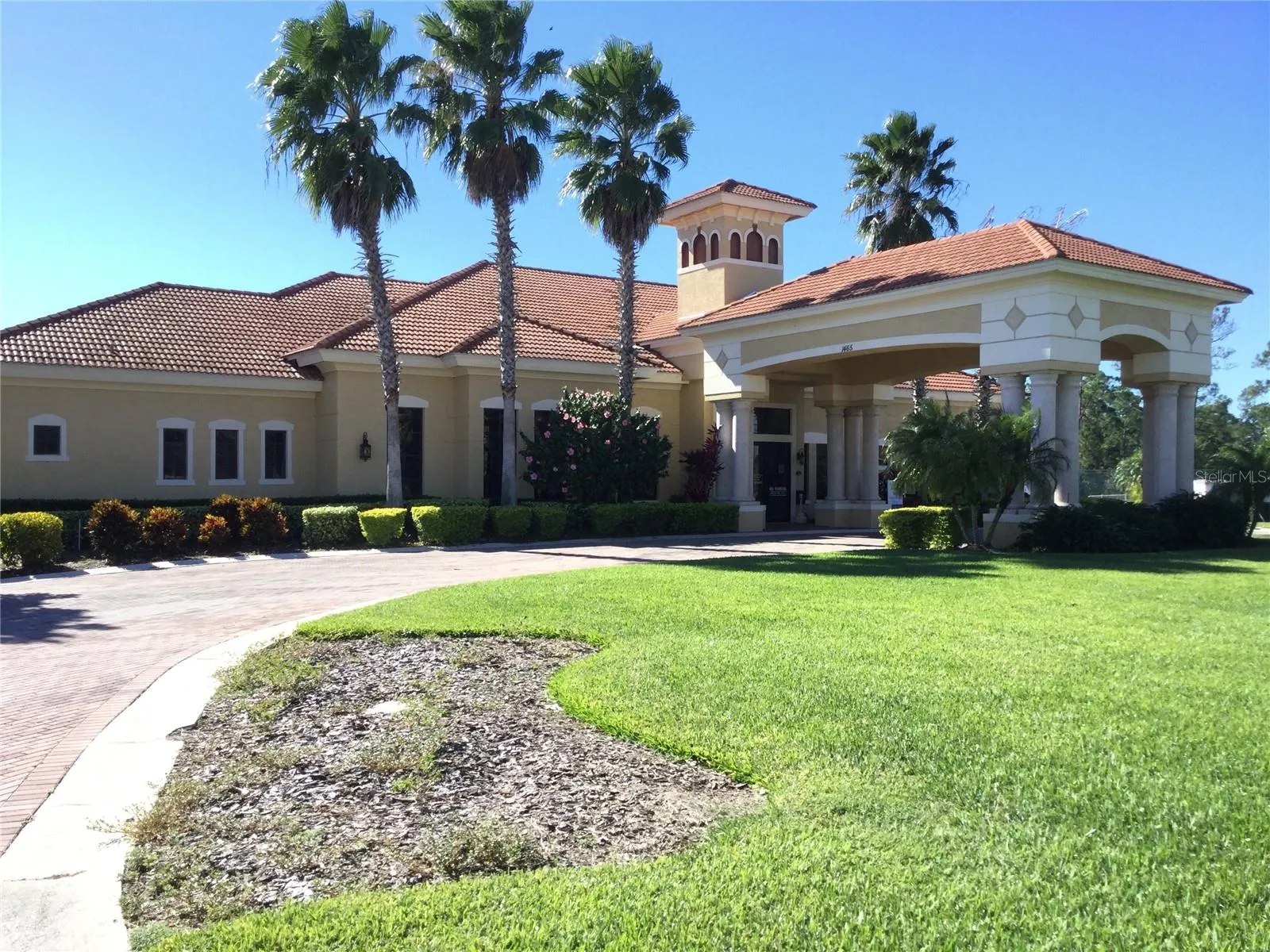 446 CARAWAY DR