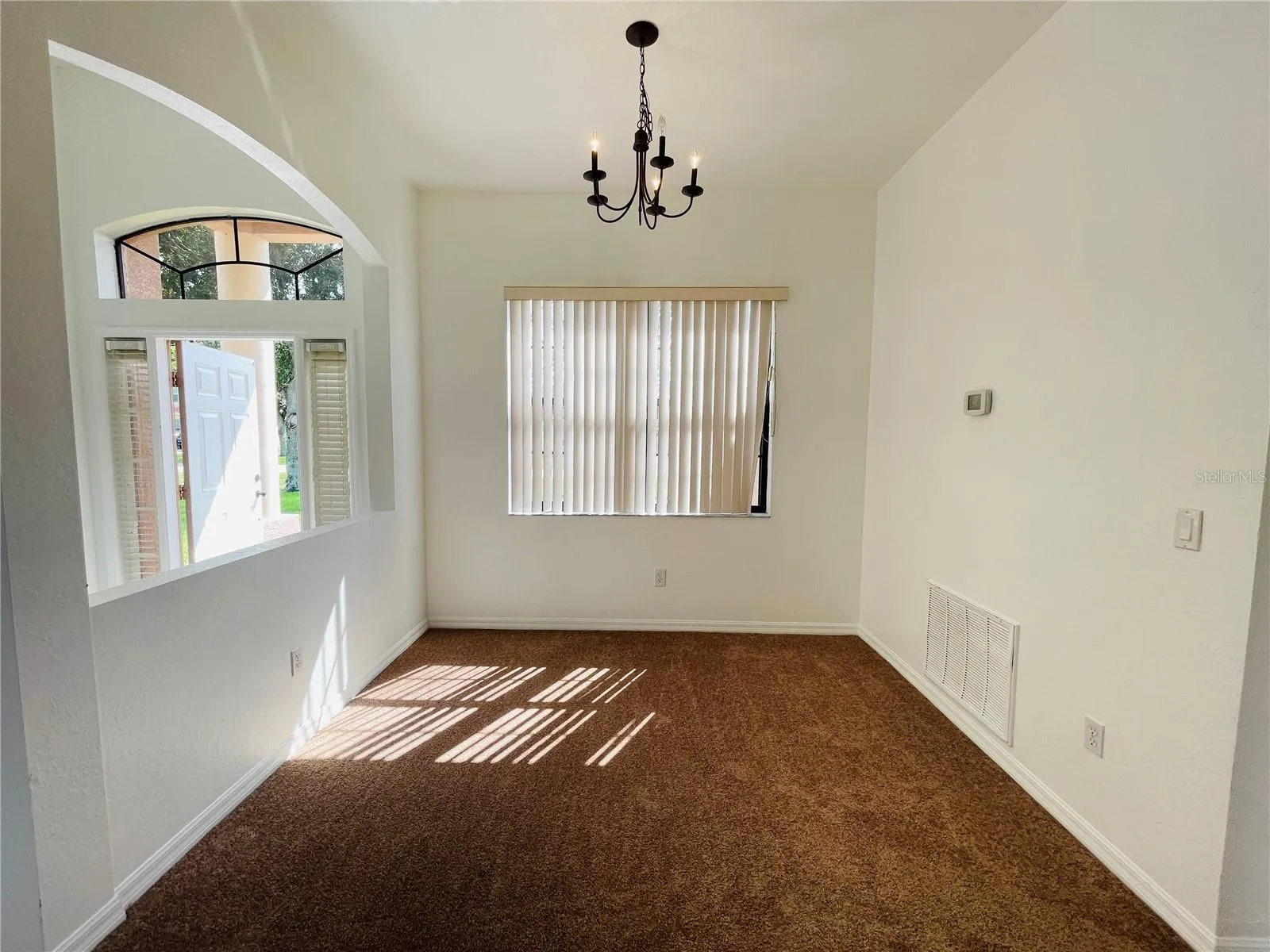 446 CARAWAY DR