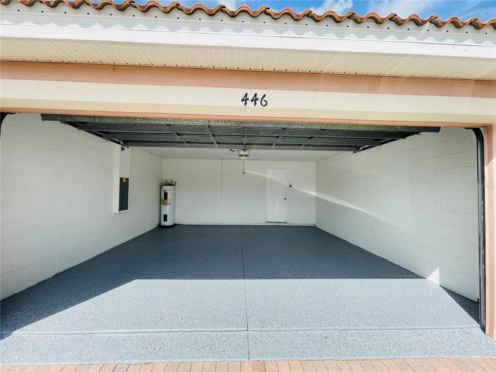 446 CARAWAY DR