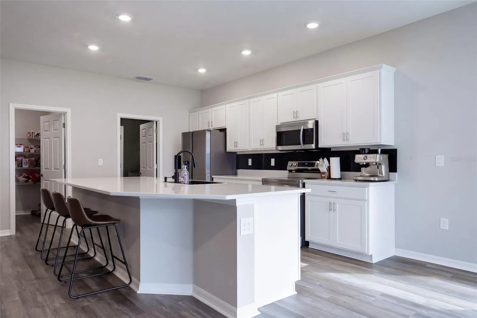 1104 MOUNTAIN FLOWER LANE,