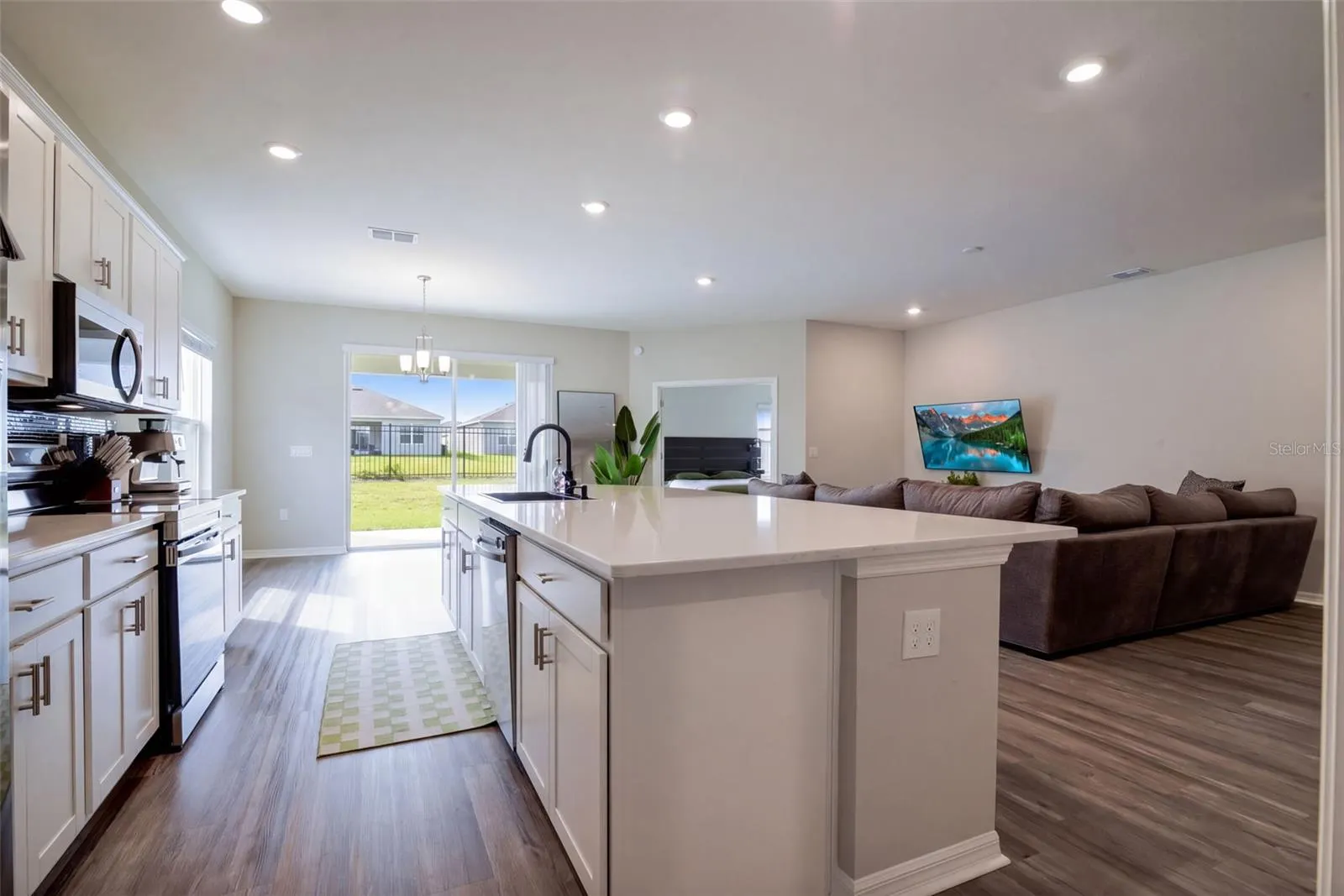 1104 MOUNTAIN FLOWER LANE,