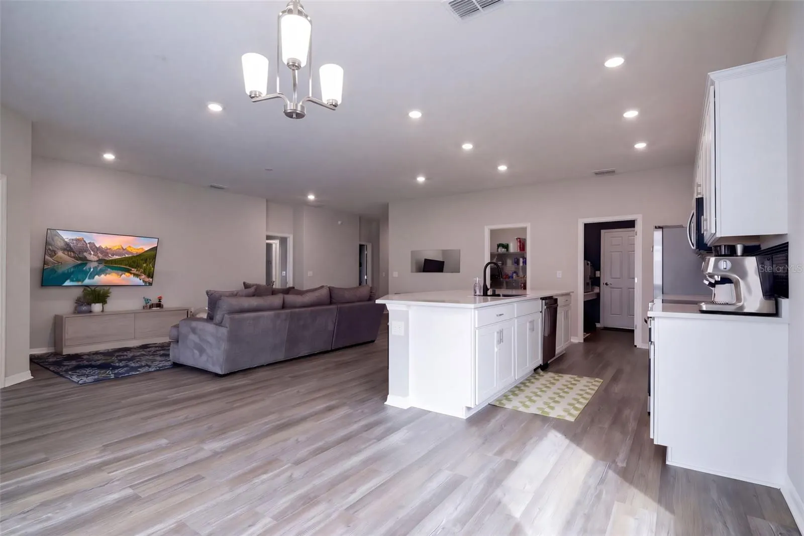 1104 MOUNTAIN FLOWER LANE,