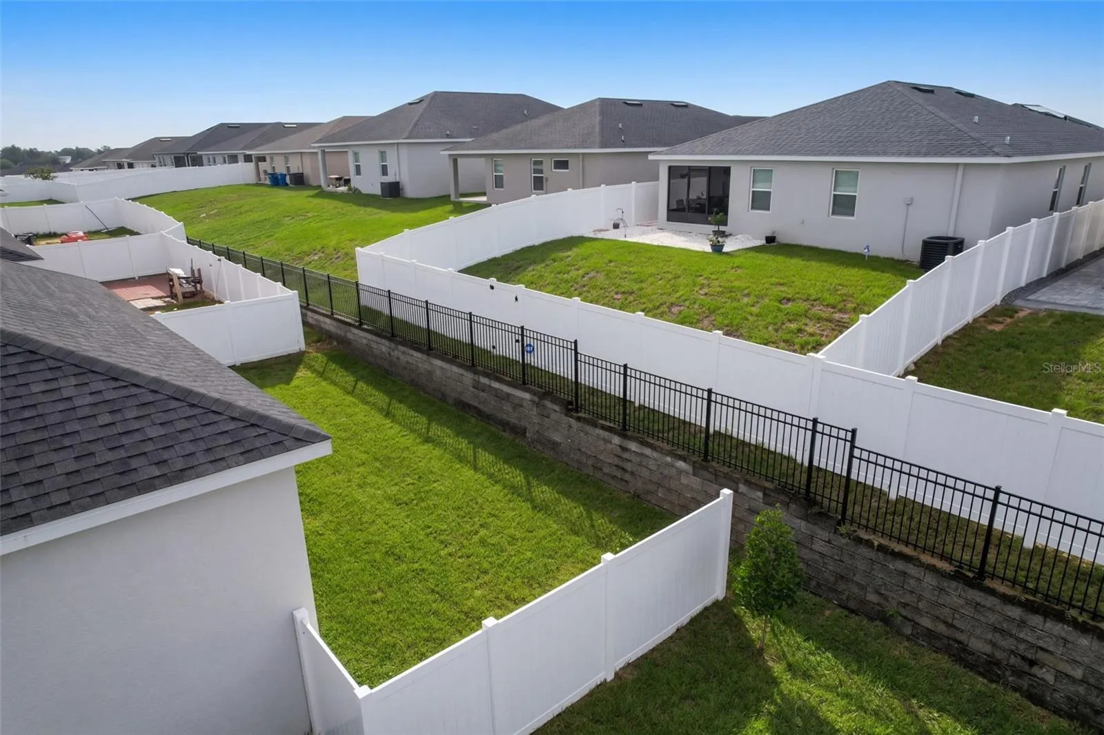 1104 MOUNTAIN FLOWER LANE,