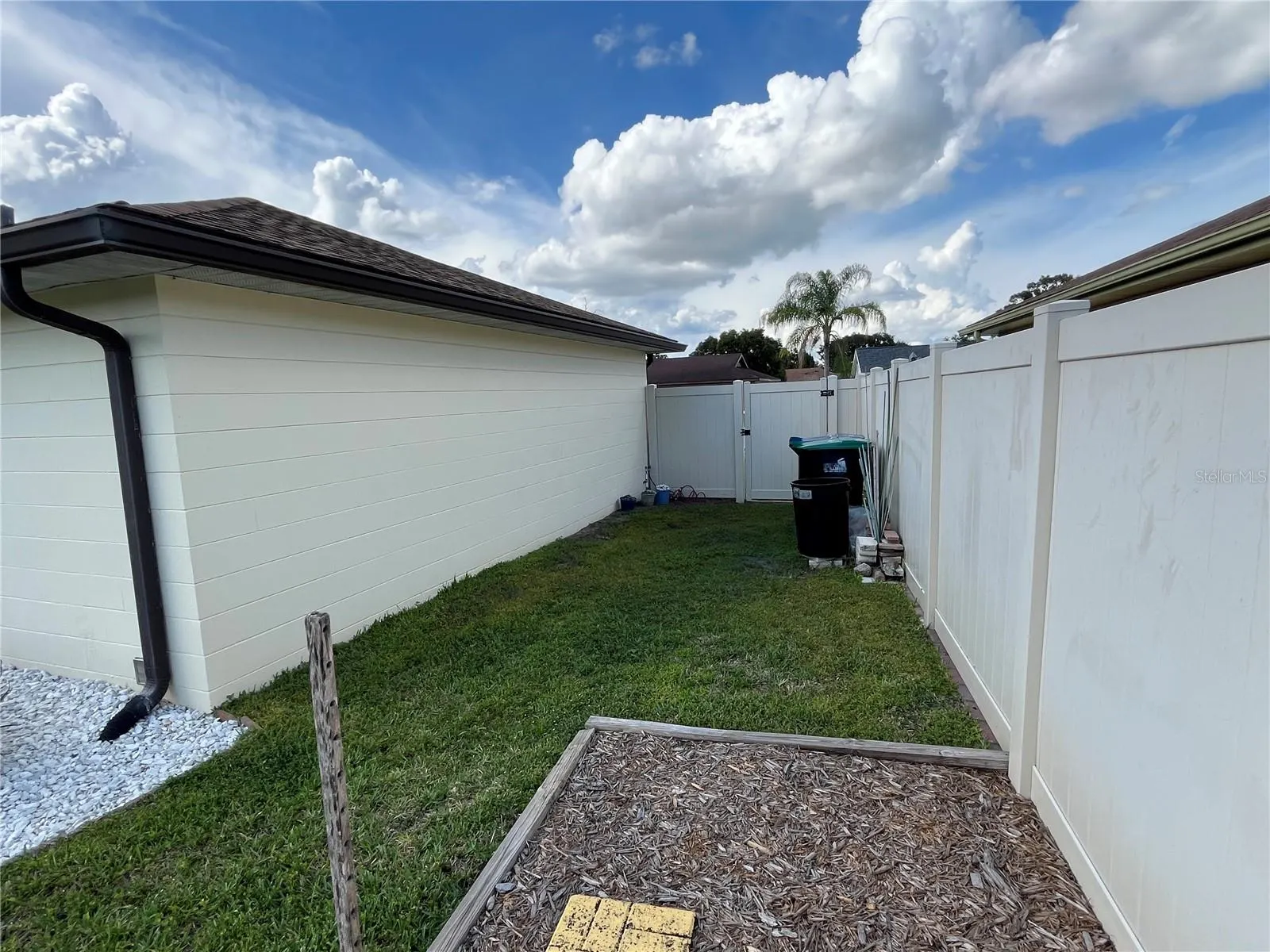 220 MISSISSIPPI WOODS LN