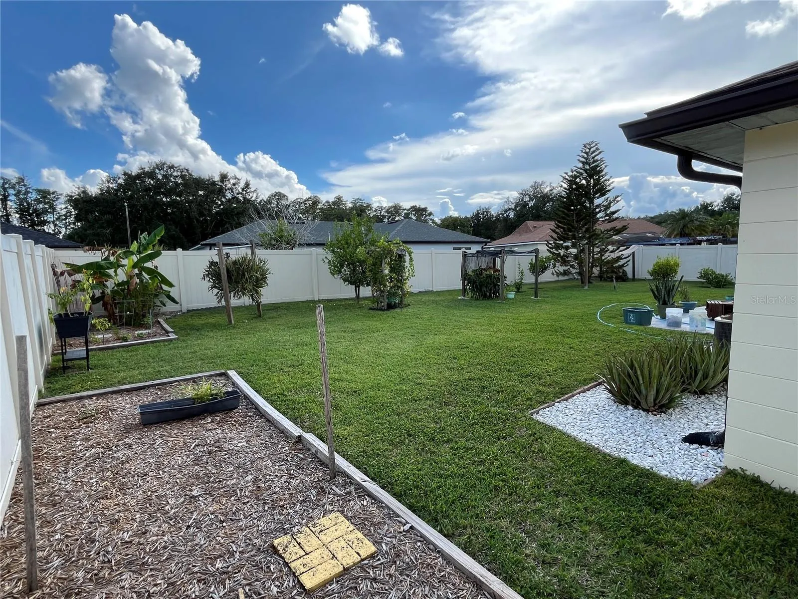 220 MISSISSIPPI WOODS LN