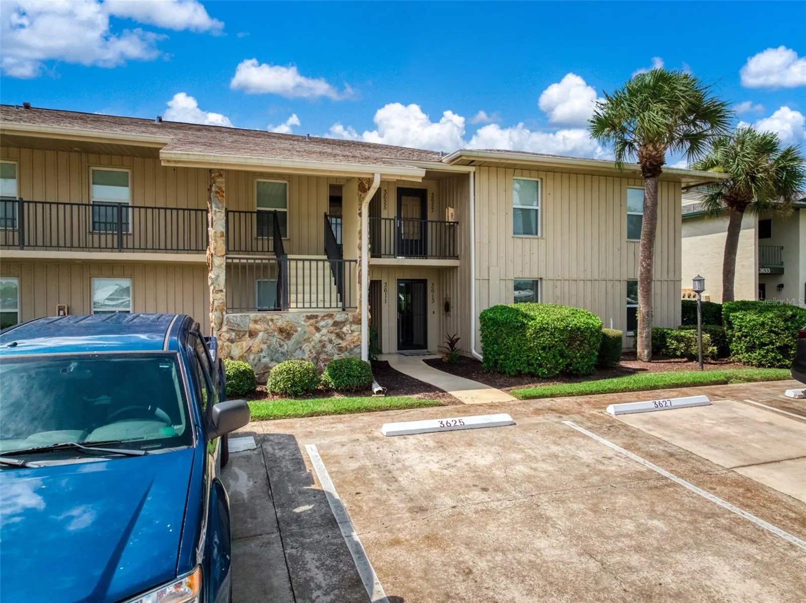 3613 EDGEWATER DR