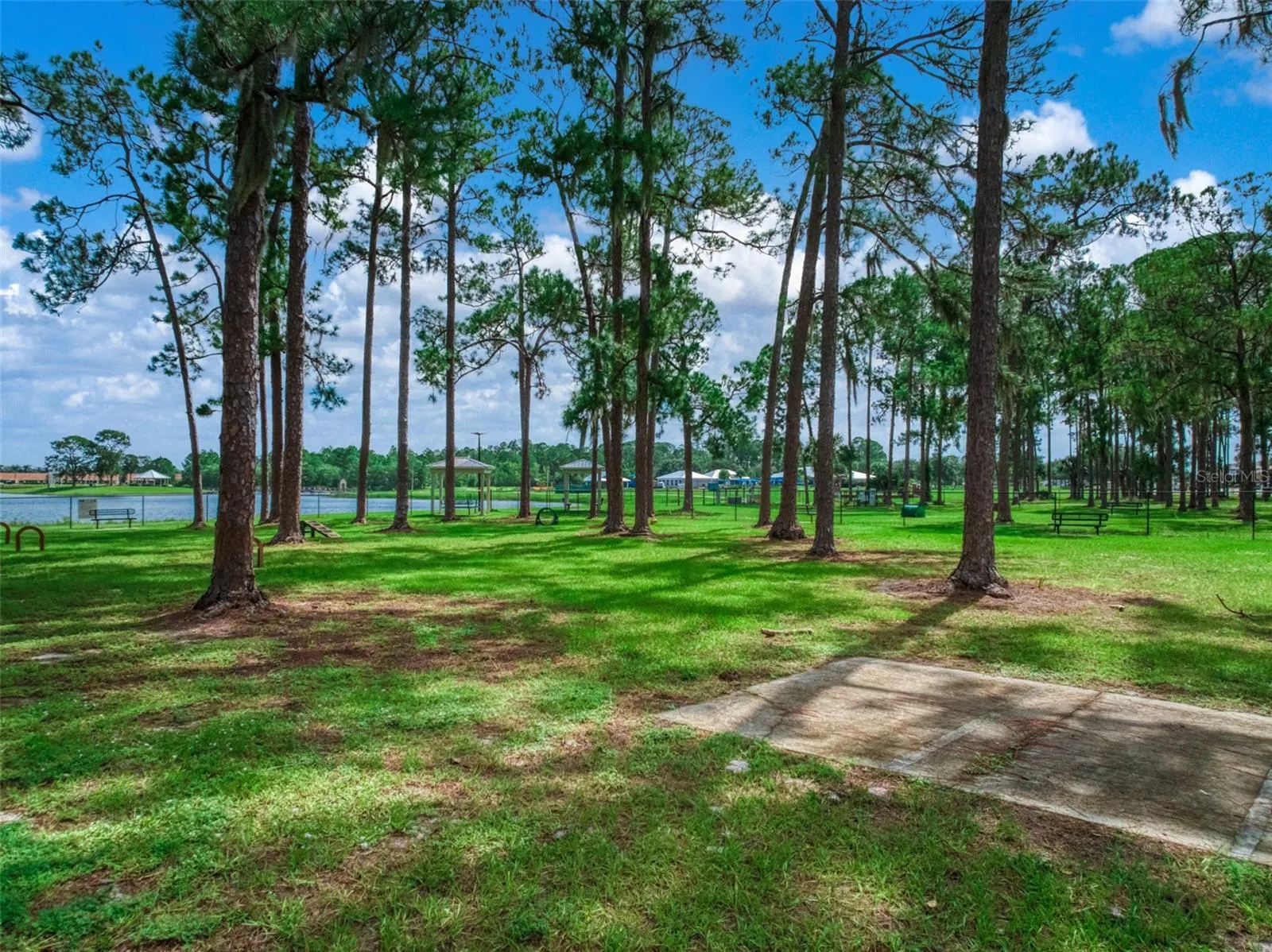 3613 EDGEWATER DR