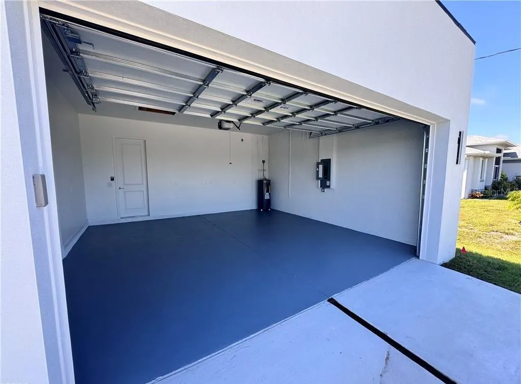 4121 NW 22ND ST