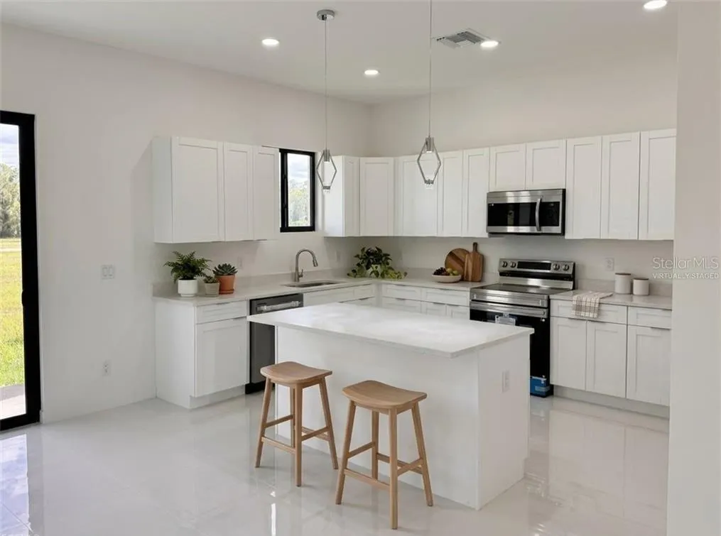 4121 NW 22ND ST