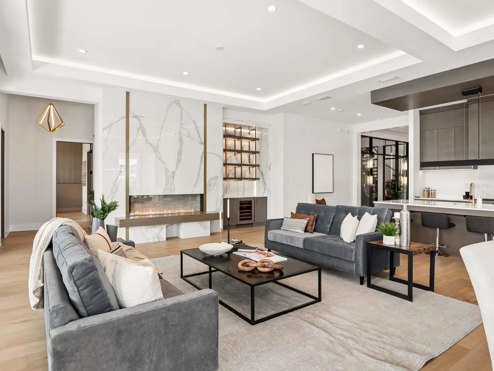 11043 CROMWELL RD