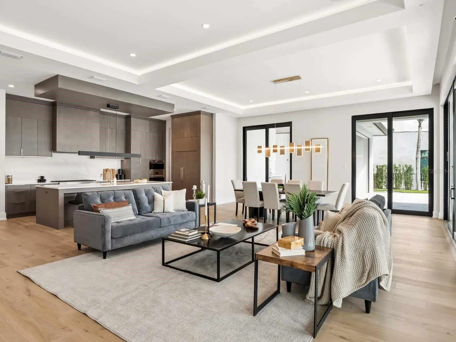 11043 CROMWELL RD