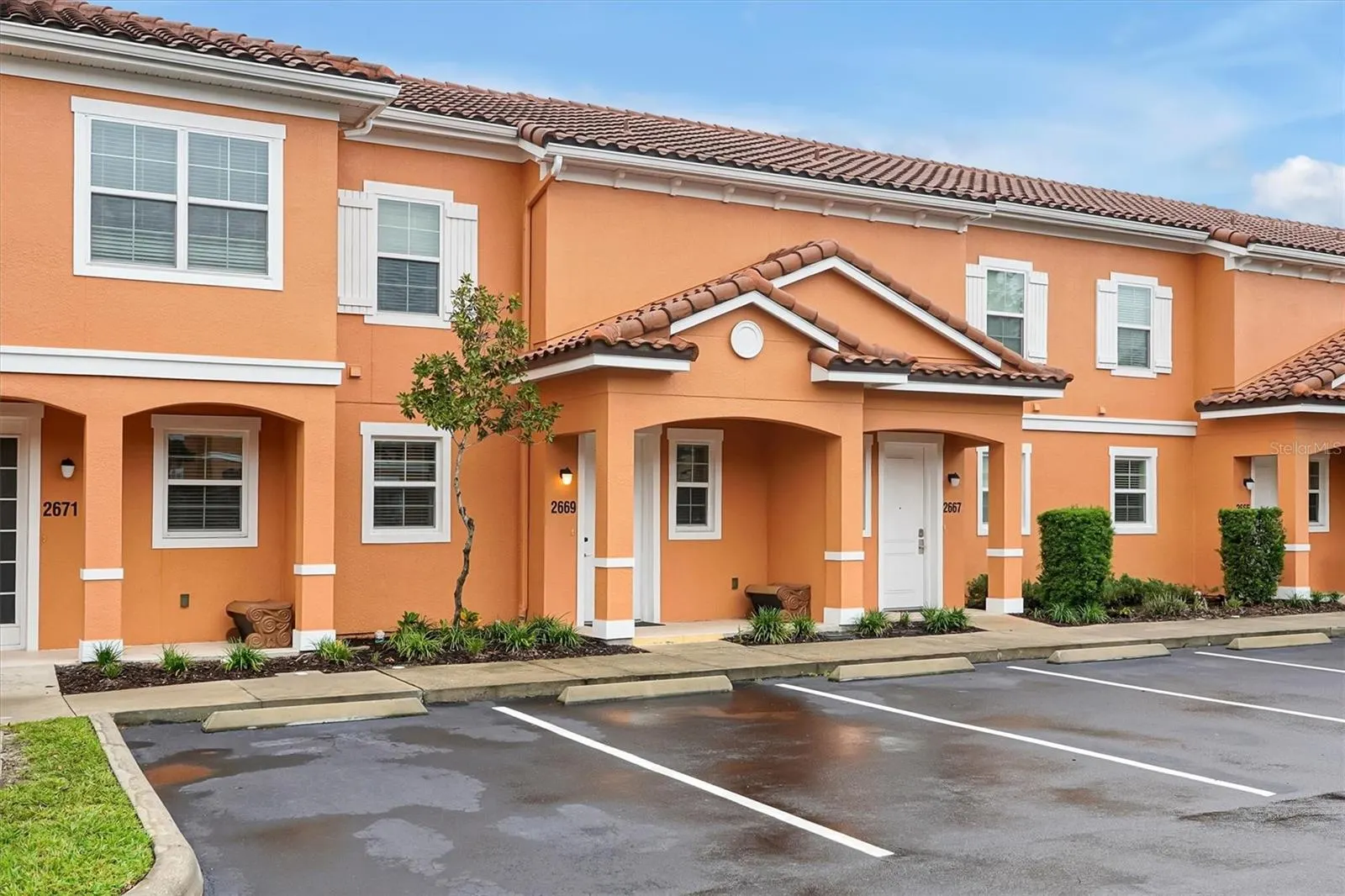 2669 ROADSTER LN