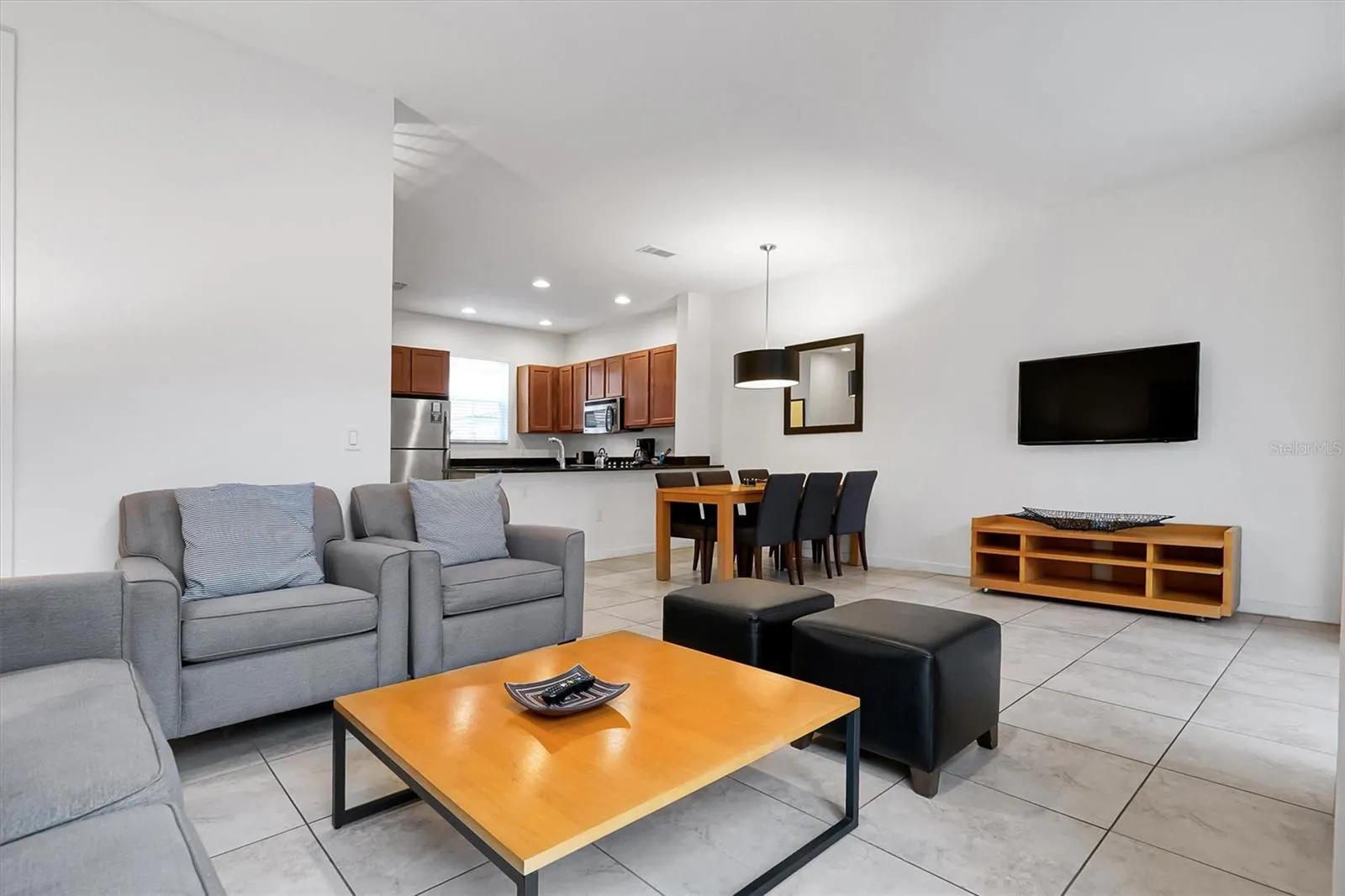 2669 ROADSTER LN