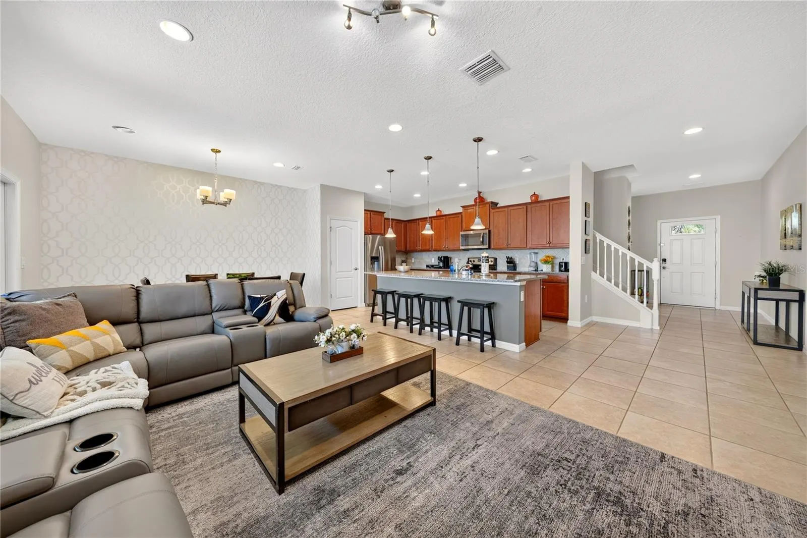 8882 GENEVE CT