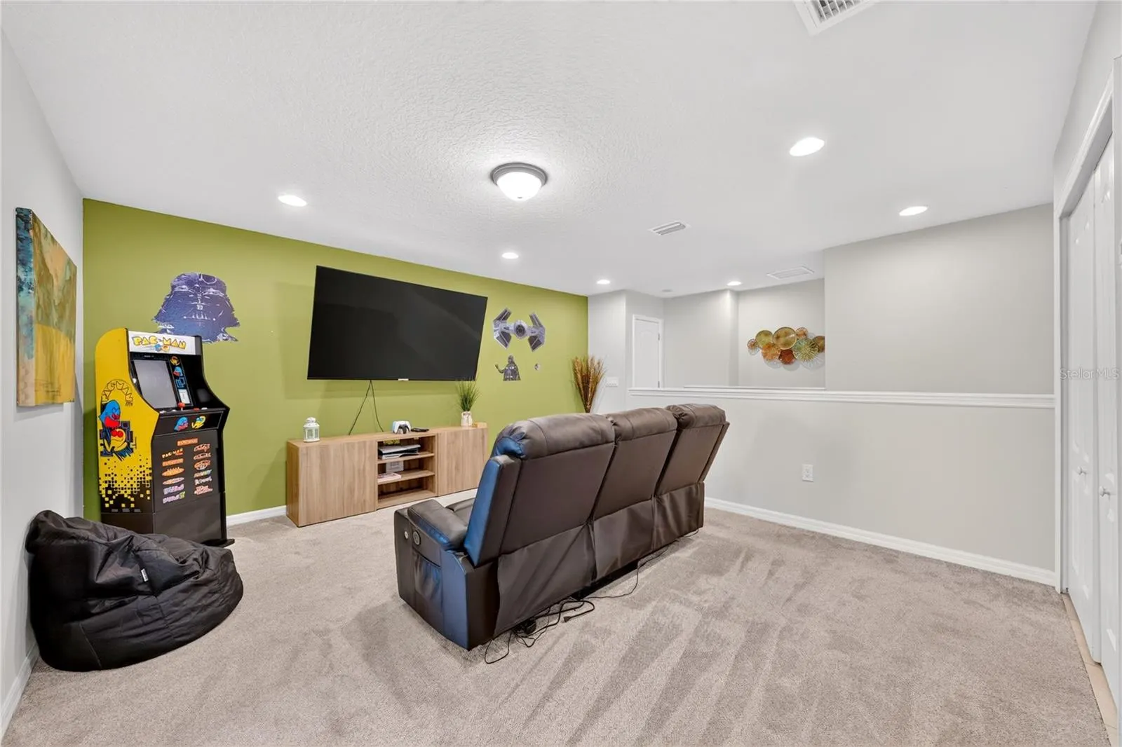 8882 GENEVE CT