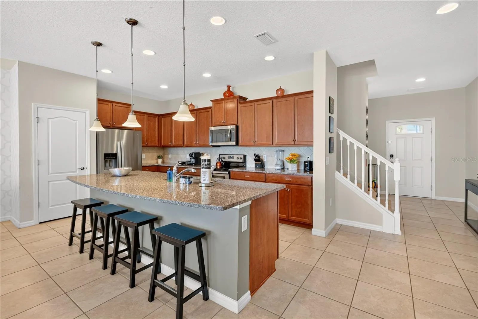 8882 GENEVE CT